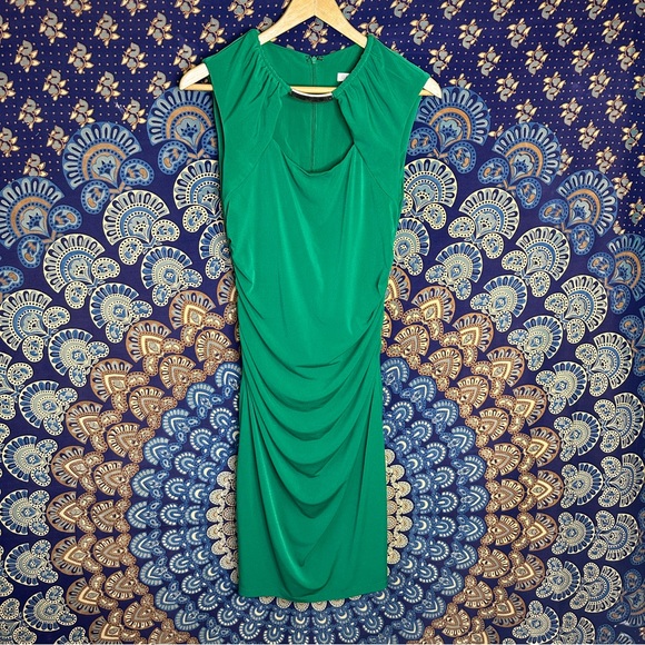 Cachè emerald green ruched dress - Picture 2 of 13